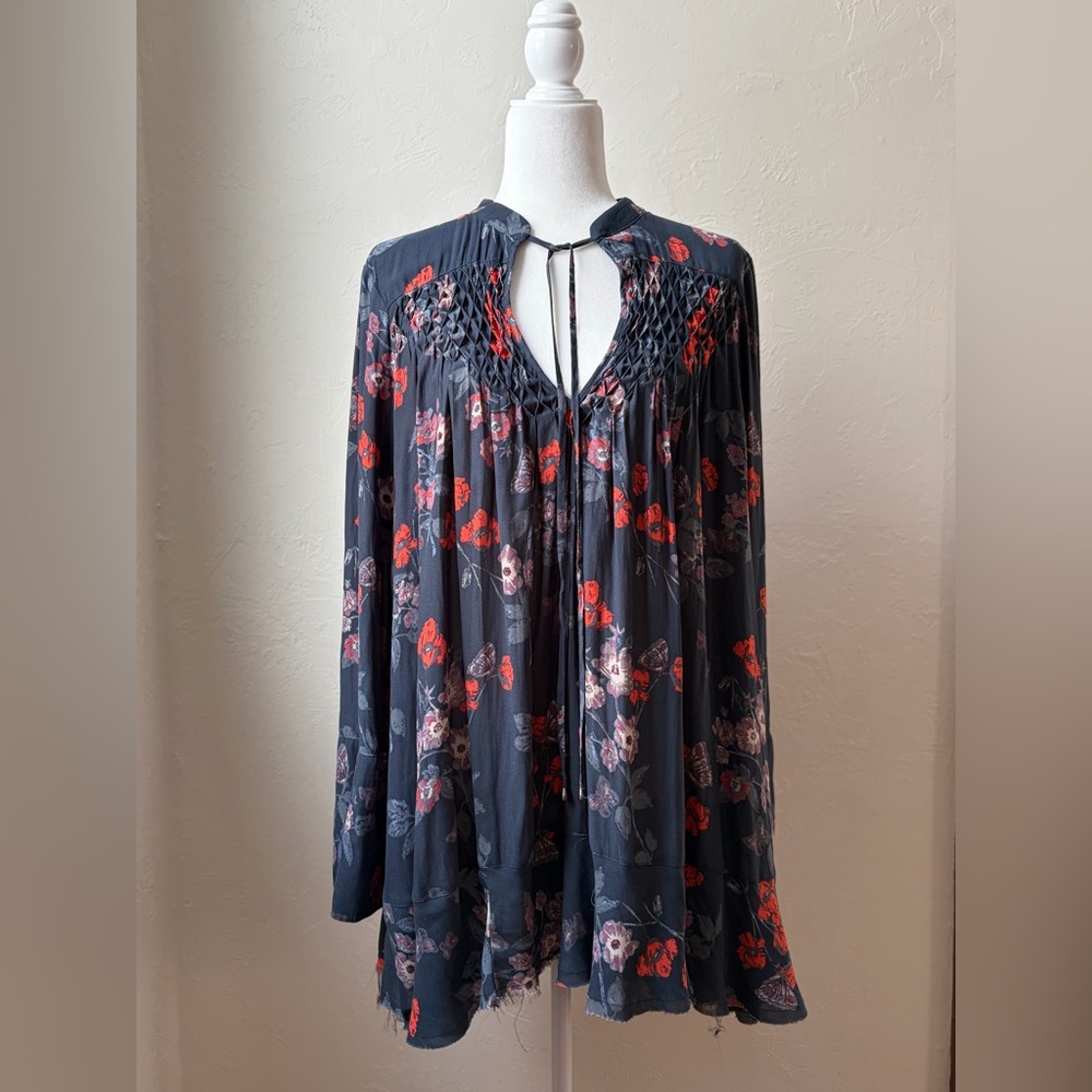 Free People Smocked Navy Floral Long Sleeve Boho Tunic Top Size Large